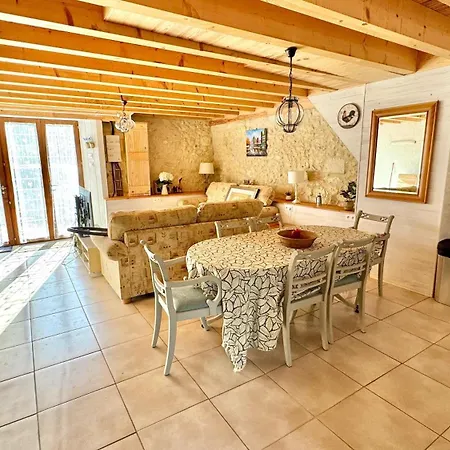 דירה La Vieille Grange, With Pool In The Dordogne Saint-Privat-des-Prés