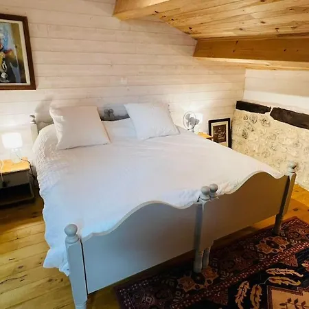 Barn At La Vieille Grange, With Pool In The Dordogne 3 Star Apartment *