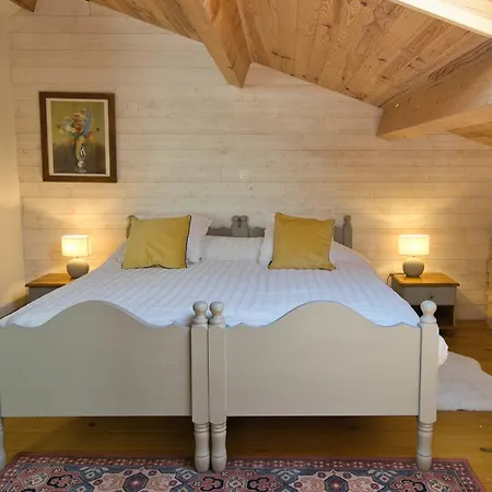 Apartment Barn At La Vieille Grange, With Pool In The Dordogne 3 Star *